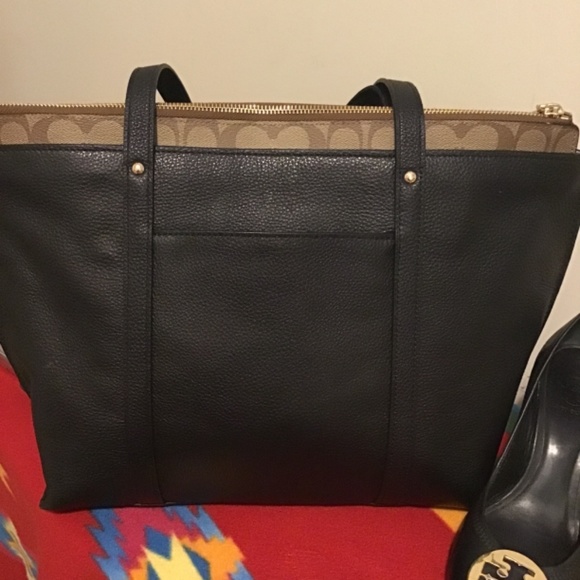 🔥🔥NWOT, AUTHENTIC COACH BAG, GORGEOUS 18 inches x 12 inches - Picture 7 of 11